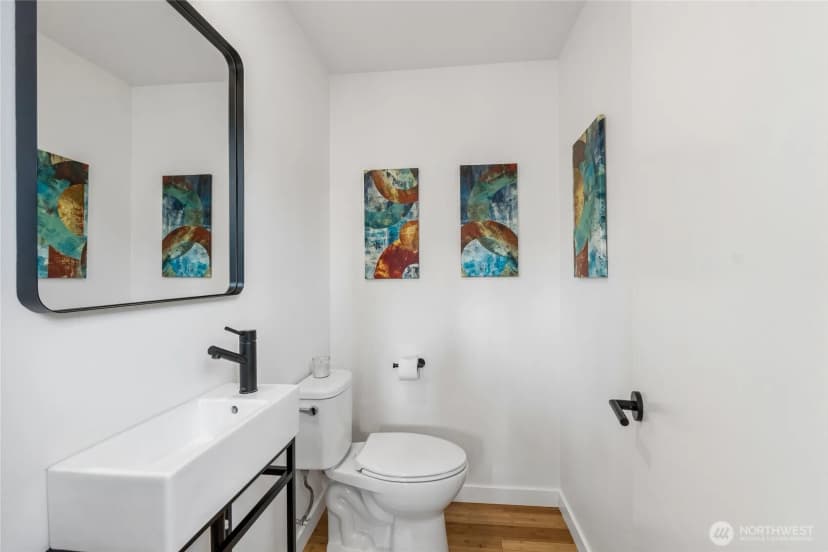 Property photo for 2303 E Alder Street, Seattle photo 4