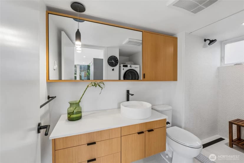 Property photo for 2303 E Alder Street, Seattle photo 10