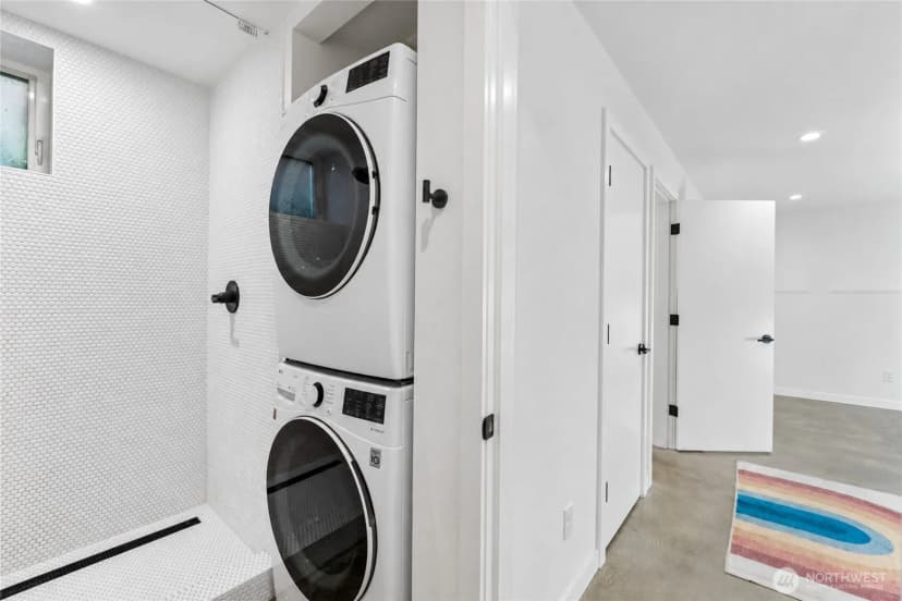 Property photo for 2303 E Alder Street, Seattle photo 32