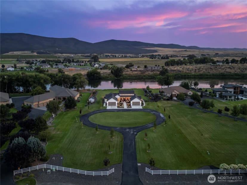 Property photo for 175407 Rivers Edge Drive, Prosser photo 3