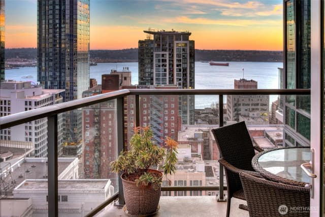 Property photo for 1920 4th Avenue #2405, Seattle photo 5