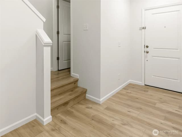 Property photo for 291 N 34th Court, Ridgefield photo 4