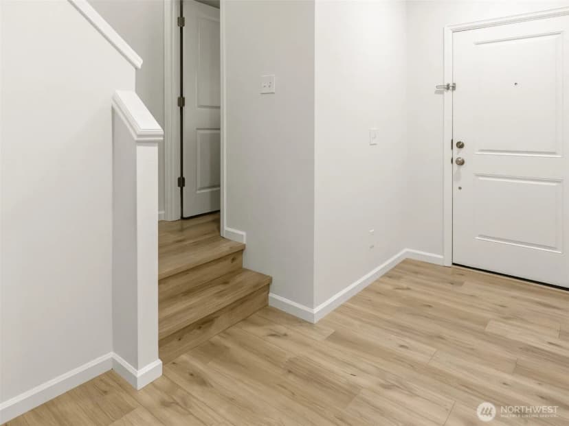 Property photo for 291 N 34th Court, Ridgefield photo 4