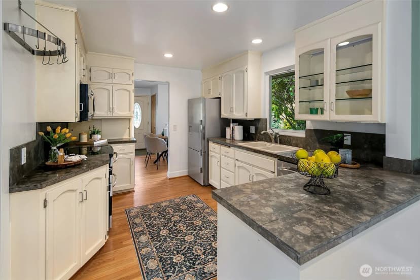 Property photo for 3039 49th Avenue Sw, Seattle photo 10