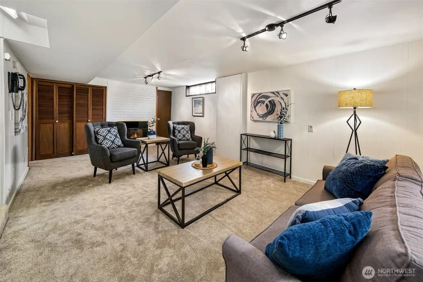 Property photo for 3039 49th Avenue Sw, Seattle photo 17