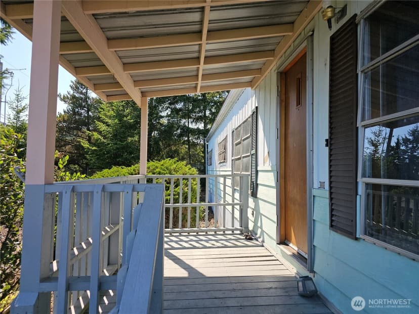 Property photo for 4720 W Davis Road, Bremerton photo 2