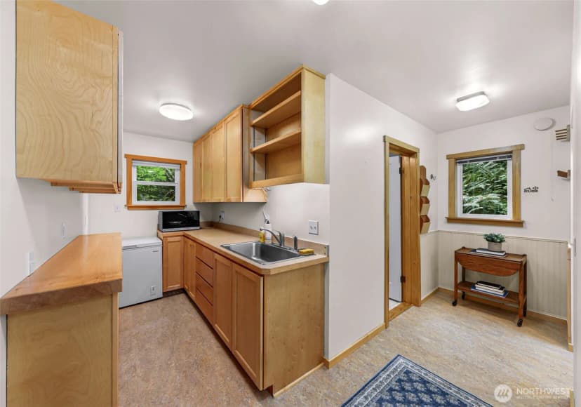 Property photo for 2913 Broad Street, Bellingham photo 12