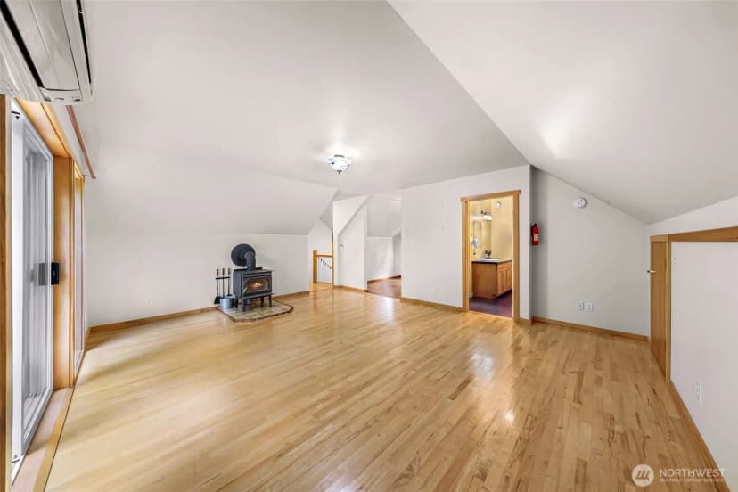 Property photo for 2913 Broad Street, Bellingham photo 24