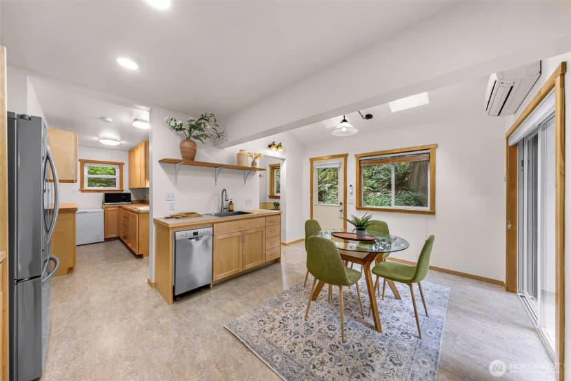 Property photo for 2913 Broad Street, Bellingham photo 13