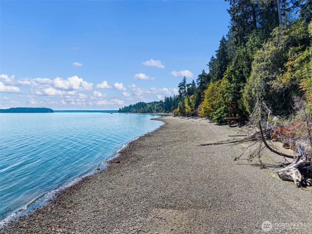 Property photo for 6809 Cliff Avenue Sw, Longbranch photo 4