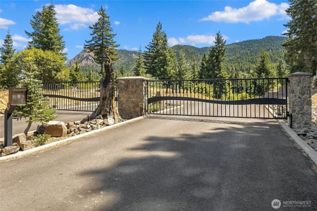 Property photo for 961 Rocky Mountain Way, Cle Elum photo 2