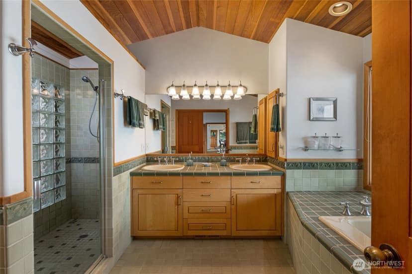 Property photo for 681 Smugglers Cove Road, Friday Harbor photo 9