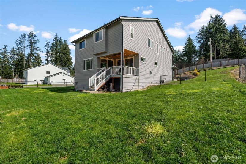 Property photo for 23240 46th Avenue E, Spanaway photo 12
