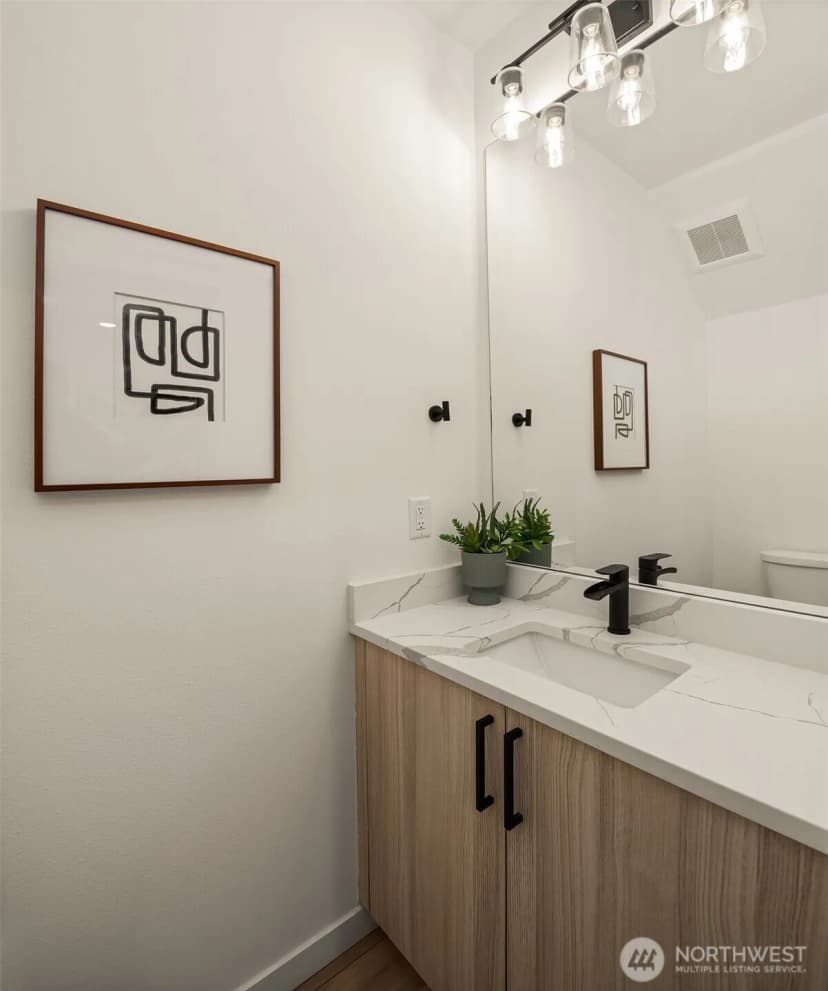 Property photo for 3406 B 34th Avenue W, Seattle photo 20