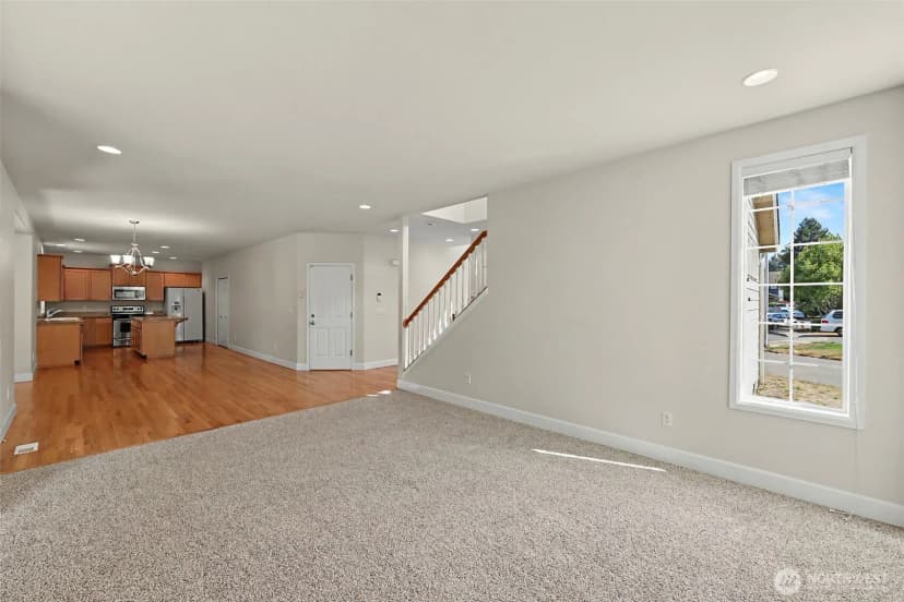 Property photo for 4129 Ne 9th Place, Renton photo 6
