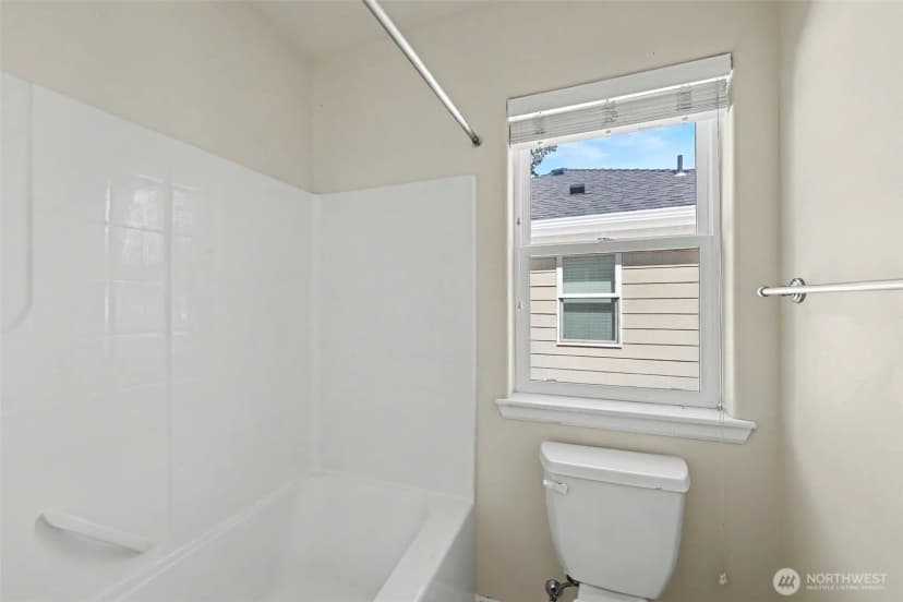 Property photo for 4129 Ne 9th Place, Renton photo 25