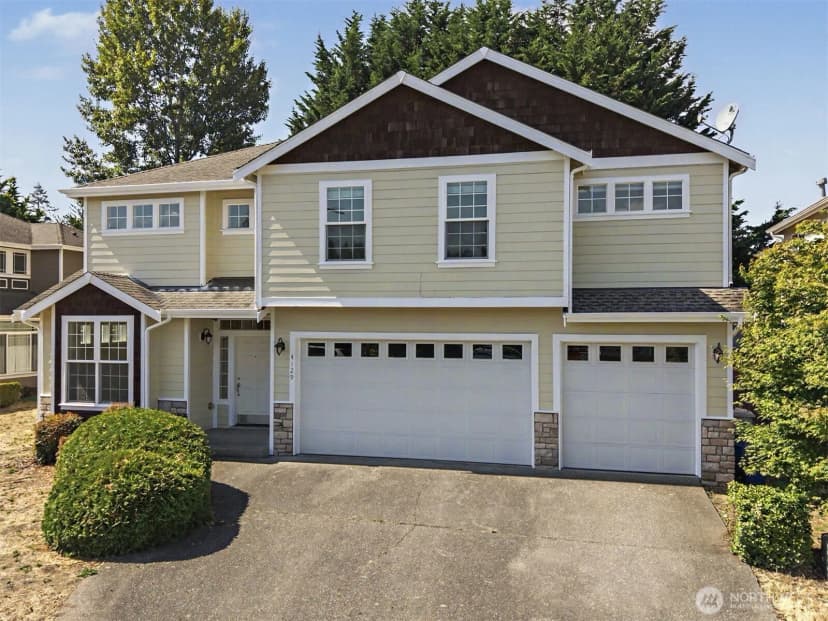 Property photo for 4129 Ne 9th Place, Renton photo 27
