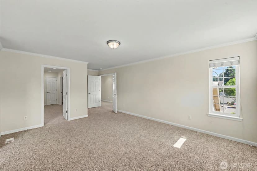 Property photo for 4129 Ne 9th Place, Renton photo 16