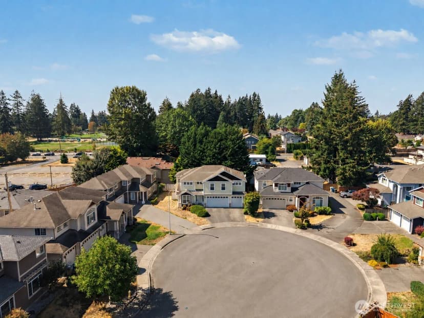 Property photo for 4129 Ne 9th Place, Renton photo 29