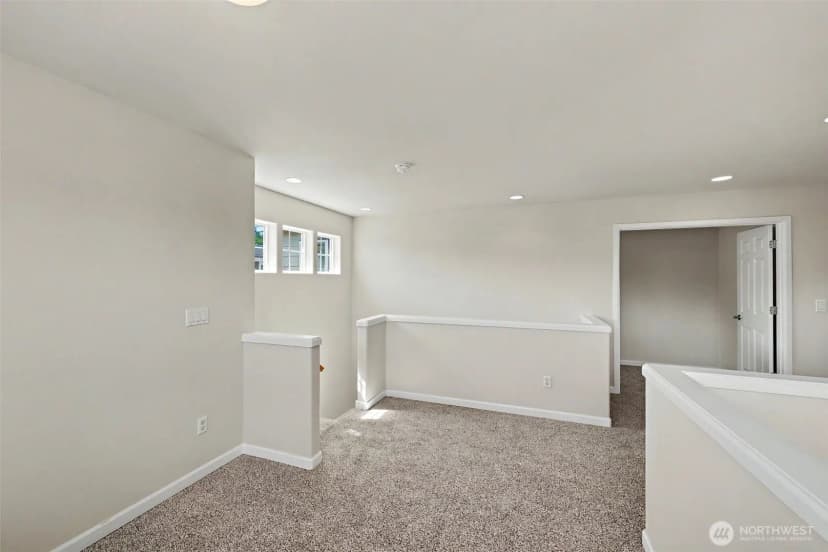 Property photo for 4129 Ne 9th Place, Renton photo 13