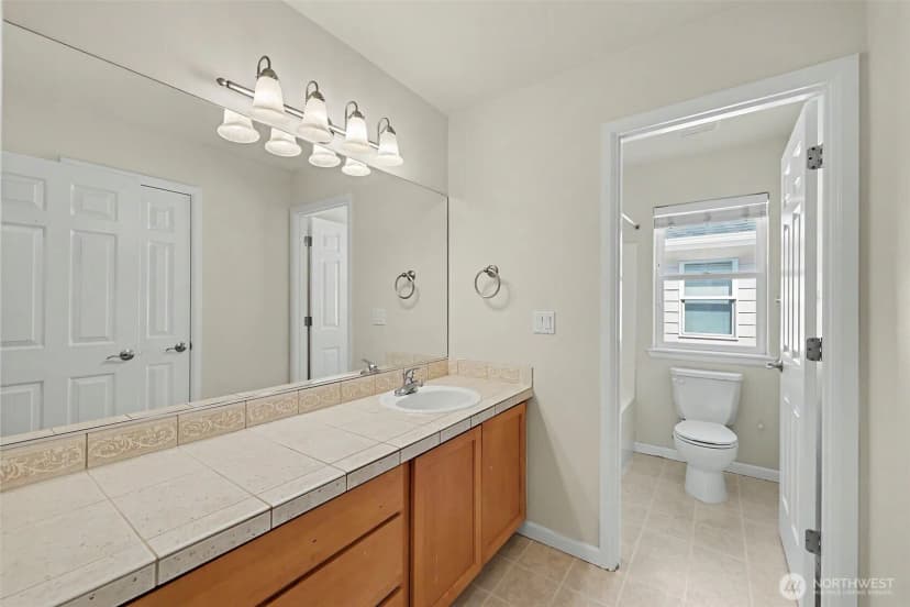 Property photo for 4129 Ne 9th Place, Renton photo 24