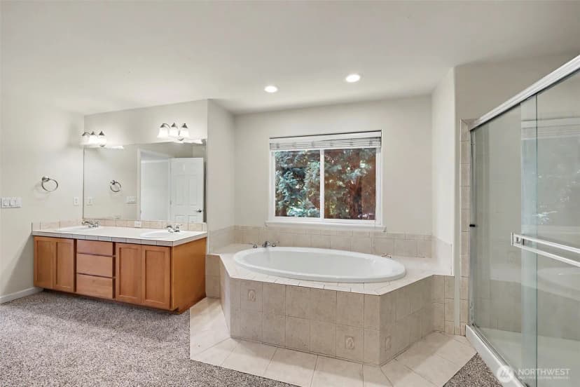 Property photo for 4129 Ne 9th Place, Renton photo 19