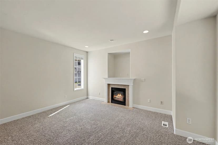 Property photo for 4129 Ne 9th Place, Renton photo 5