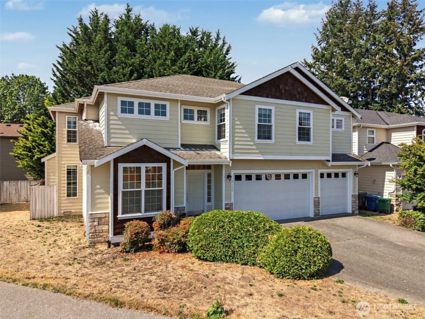 Property photo for 4129 Ne 9th Place, Renton photo 28