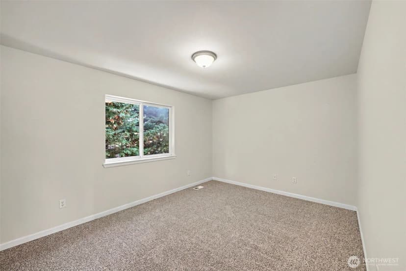 Property photo for 4129 Ne 9th Place, Renton photo 22