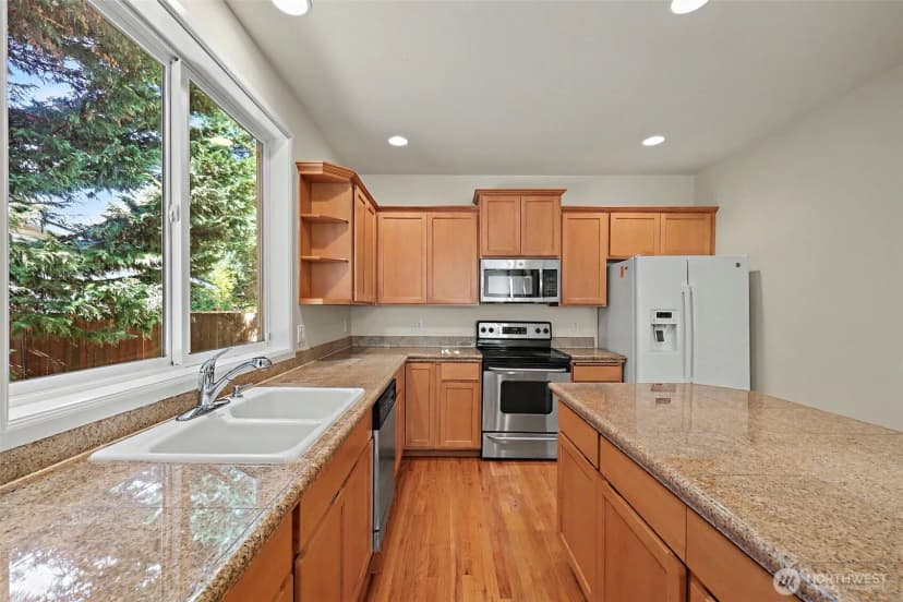 Property photo for 4129 Ne 9th Place, Renton photo 9