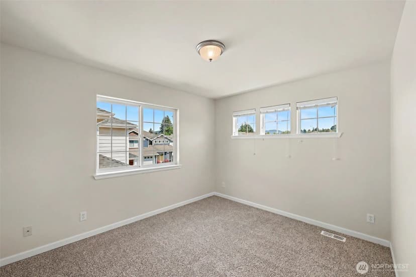 Property photo for 4129 Ne 9th Place, Renton photo 22