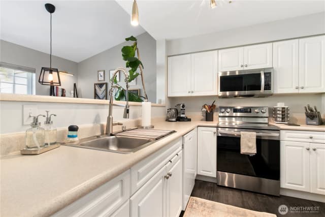 Property photo for 15150 140th Way Se #n303, Renton photo 4