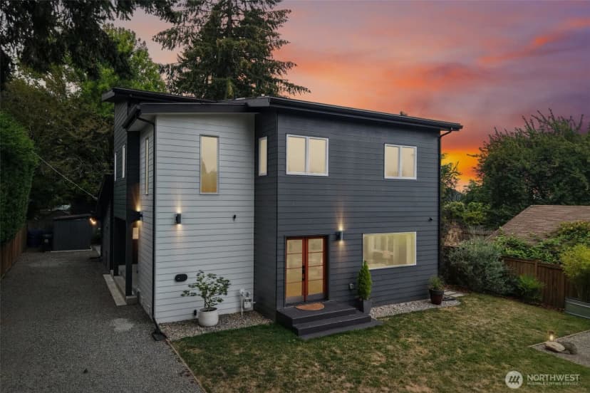 Property photo for 10030 37th Avenue Sw, Seattle photo 7