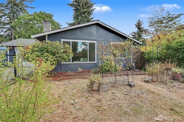 Property photo for 13932 4th Avenue Sw, Burien photo 2