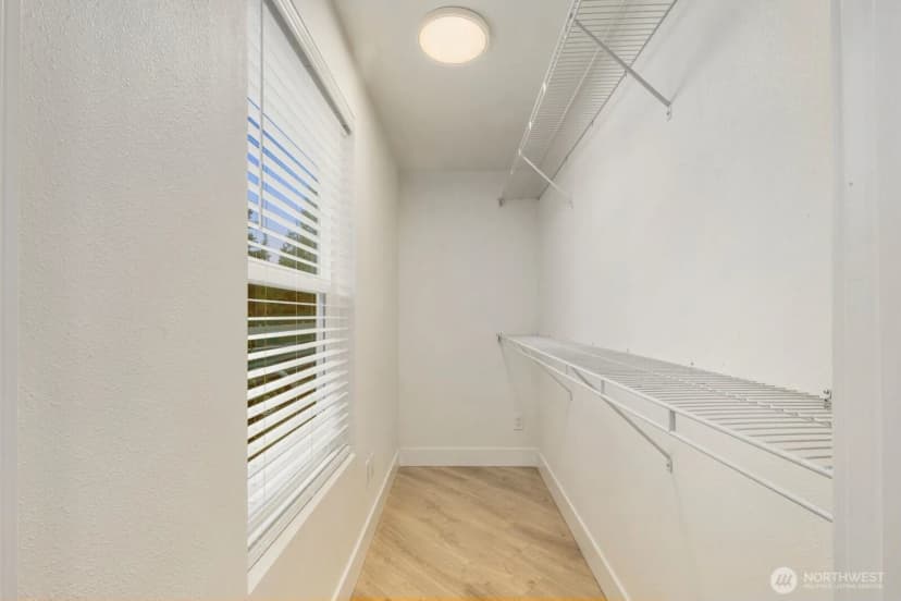 Property photo for 11124 29th Drive Se, Everett photo 17