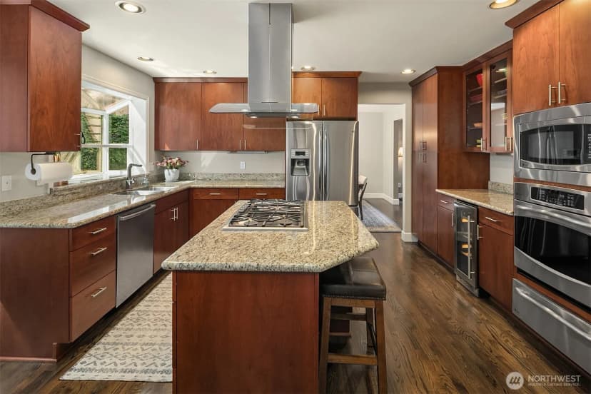 Property photo for 21013 Se 138th Place, Issaquah photo 8