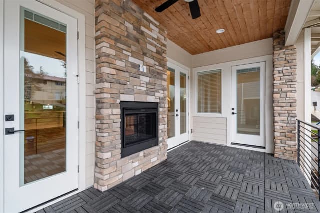 Property photo for 13025 75th Place S, Seattle photo 2