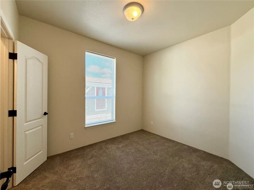 Property photo for 607 37th Street Se #99a, Auburn photo 11