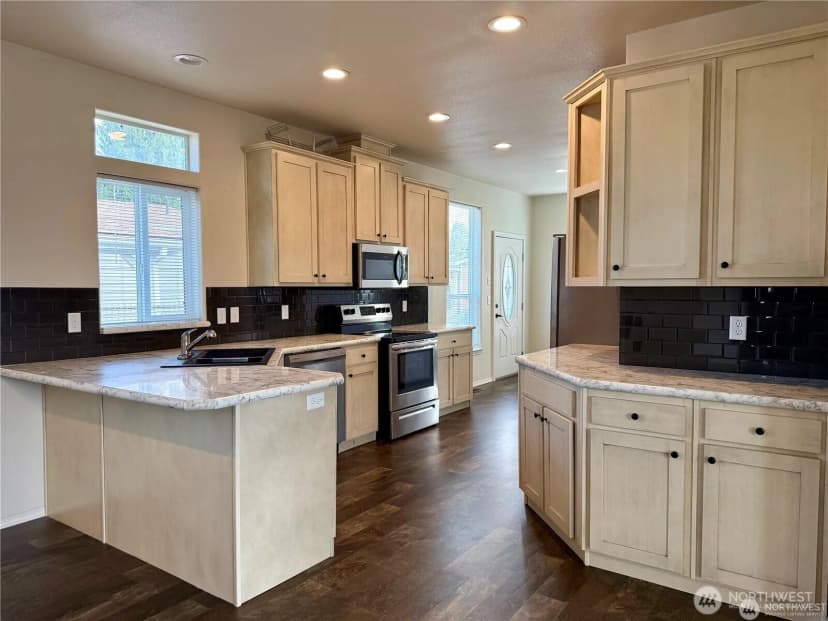 Property photo for 607 37th Street Se #99a, Auburn photo 5