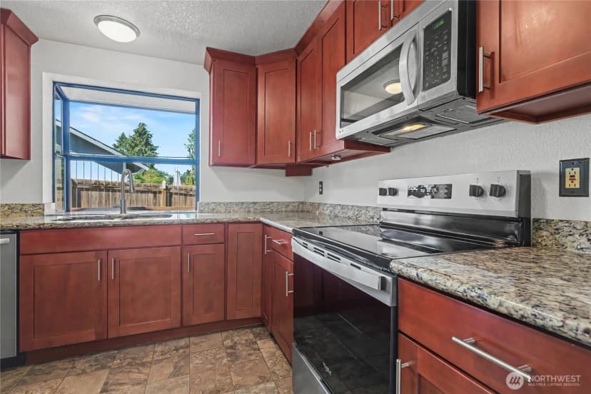 Property photo for 230 145th Street Ct E, Tacoma photo 6