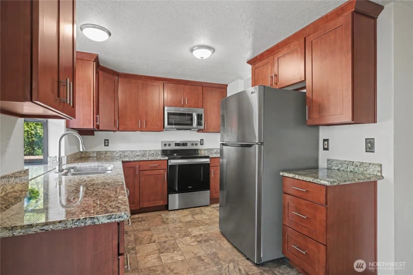 Property photo for 230 145th Street Ct E, Tacoma photo 7