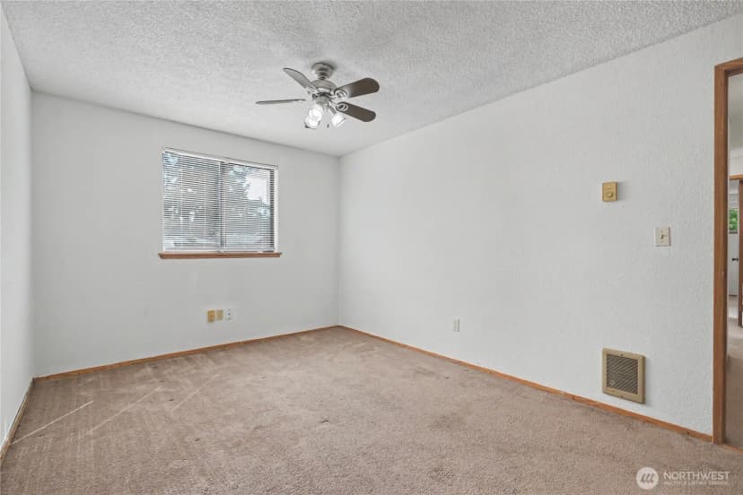 Property photo for 230 145th Street Ct E, Tacoma photo 14