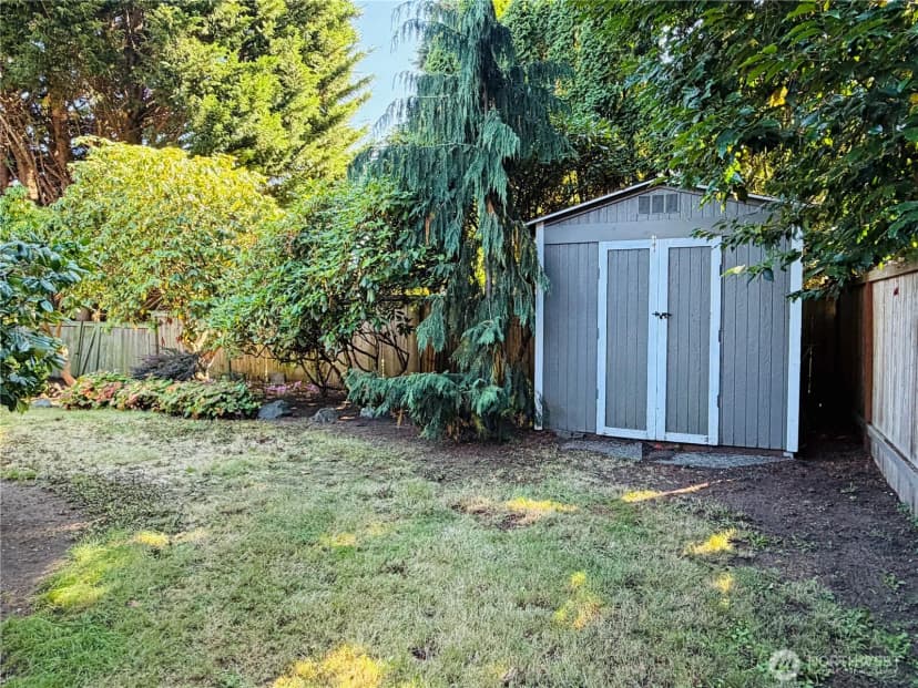 Property photo for 10509 Ne 197th Street, Bothell photo 32
