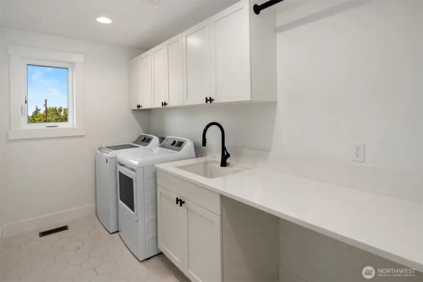 Property photo for 715 Spruce Street, Edmonds photo 26