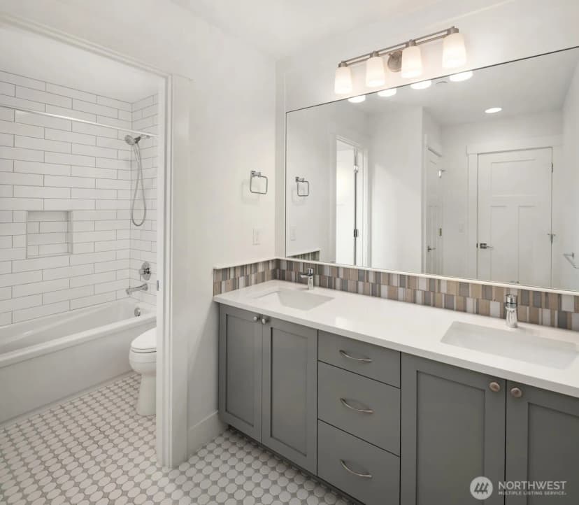 Property photo for 715 Spruce Street, Edmonds photo 23