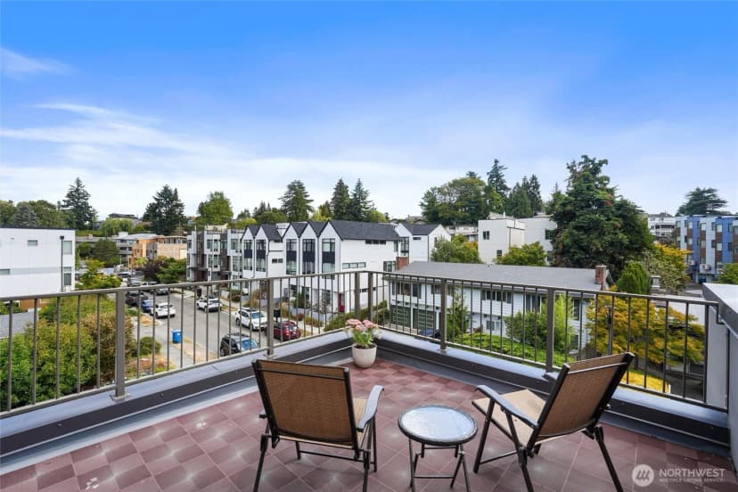 Property photo for 5021 Sand Point Place Ne #e, Seattle photo 18