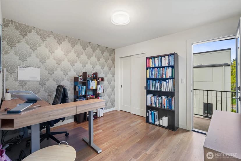 Property photo for 5021 Sand Point Place Ne #e, Seattle photo 8