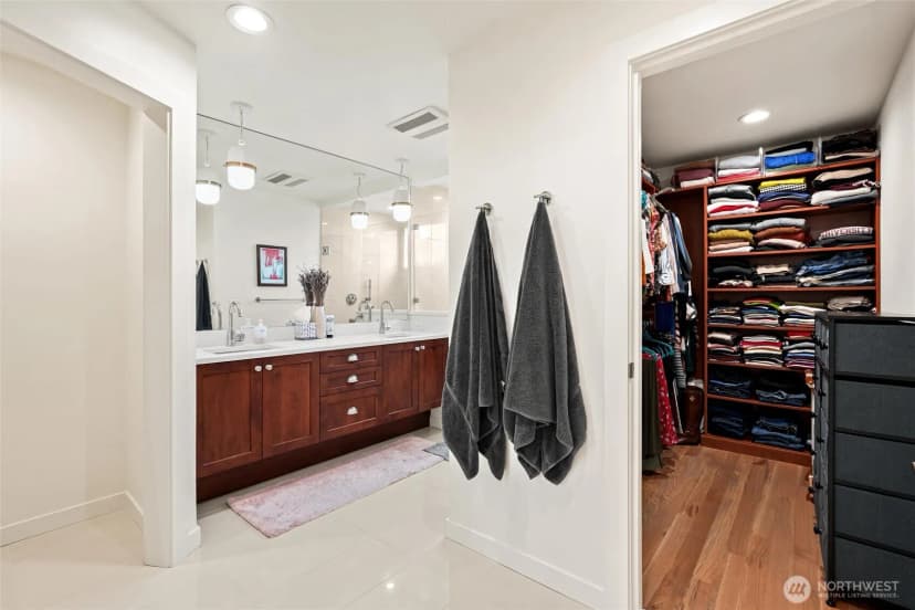 Property photo for 5021 Sand Point Place Ne #e, Seattle photo 13