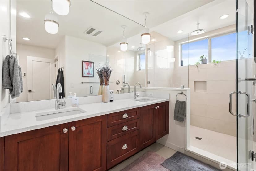 Property photo for 5021 Sand Point Place Ne #e, Seattle photo 14