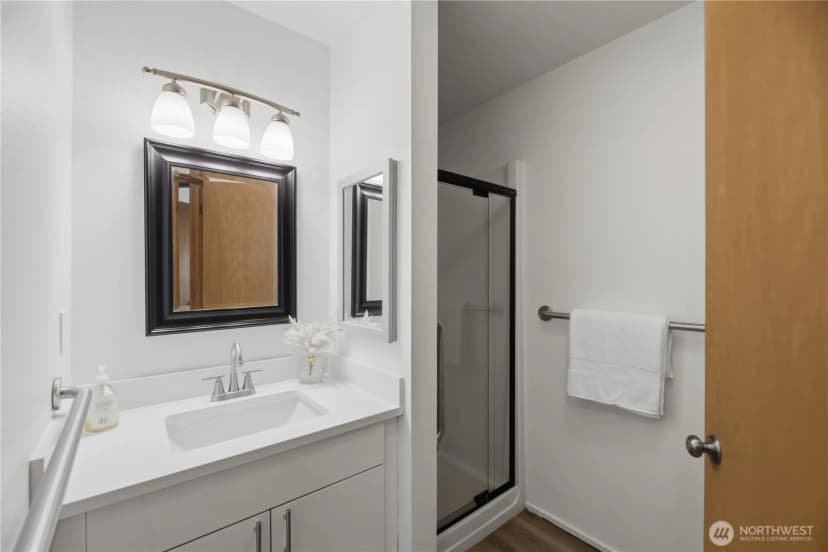 Property photo for 15525 6th Avenue Sw #12, Burien photo 23